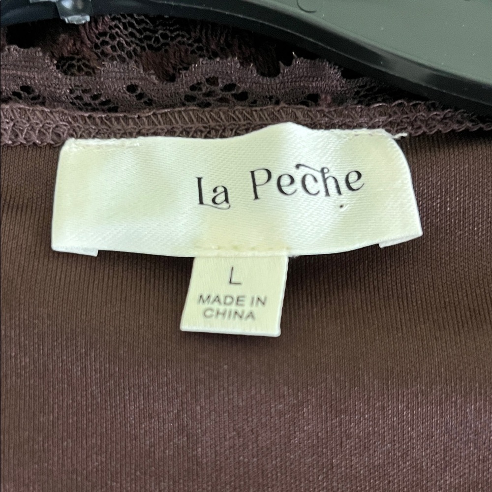 La Peche lace cropped blouse - Picture 4 of 11